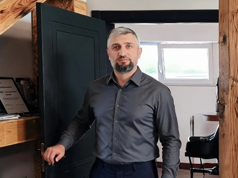 Алан А. Алборов, Директор